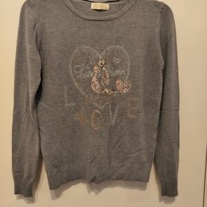 Chic Gray Sweater with Heart and Cat Design